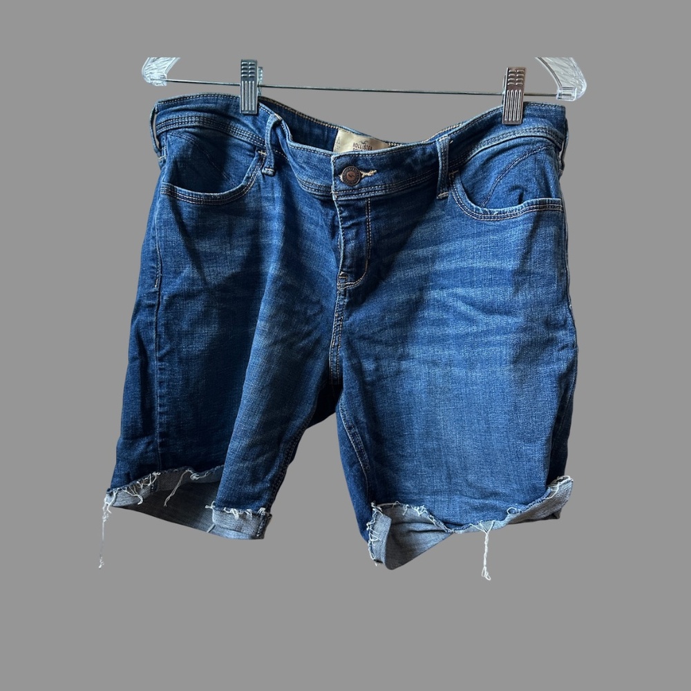 Hollister Boy Short Shorts – Size 15